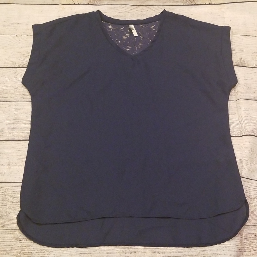 Two blouses - Picture 3 of 3